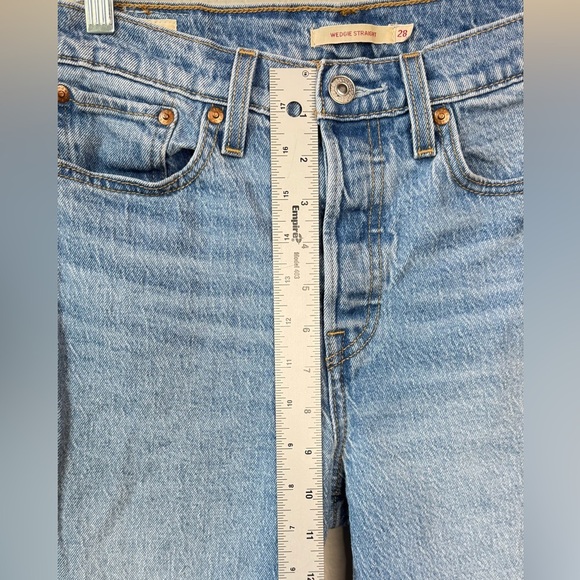 Levi’s Premium Wedgie Fit Straight High Rise Women's Jeans Medium Wash Size 28 - Picture 8 of 12